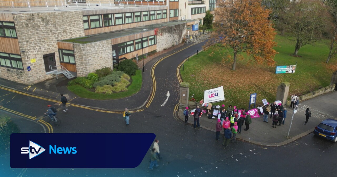 Dundee Uni boss denies misleading staff about redundancy threat