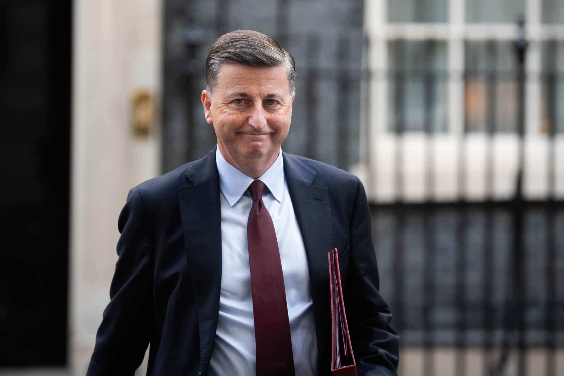 Scottish Secretary Douglas Alexander took questions on Home Office plans to house asylum seekers in Cameron Barracks in Inverness.