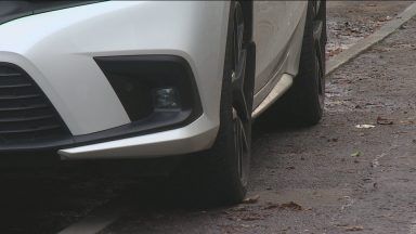 City council hands outs almost 9,000 pavement parking fines