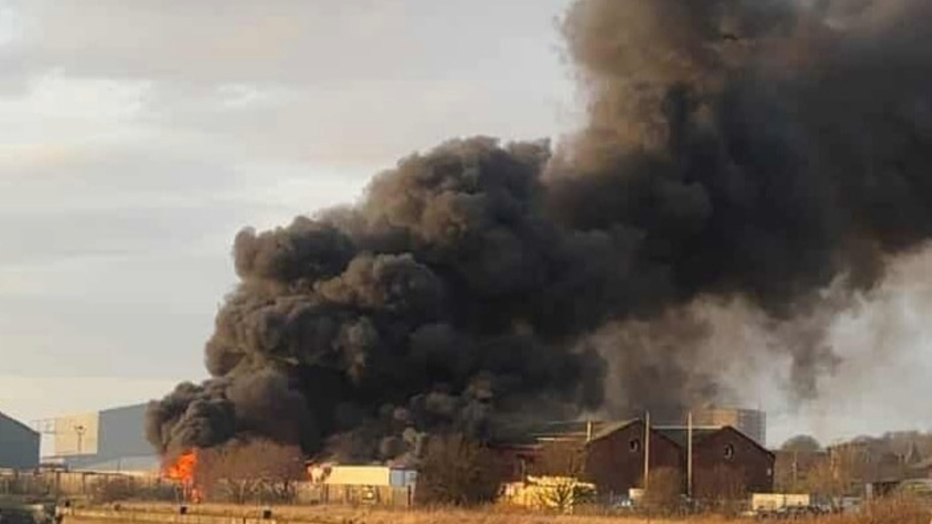 Massive fire at Methill Docks.