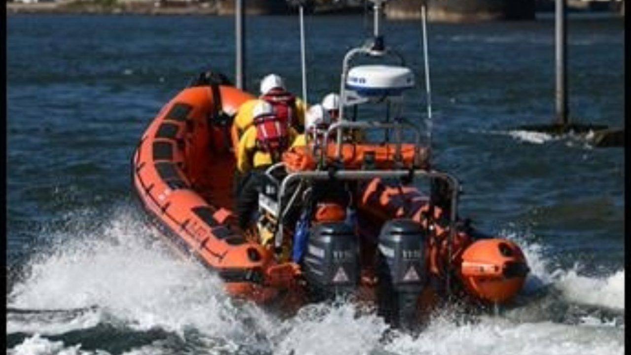 Three people rescued from Cramond Island after being cut off by tide 