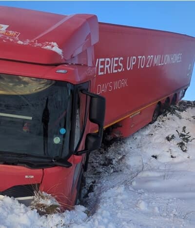 Royal Mail lorry crashes on A9.