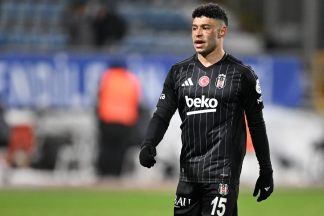 Celtic confirm signing of Alex Oxlade-Chamberlain until end of the season 