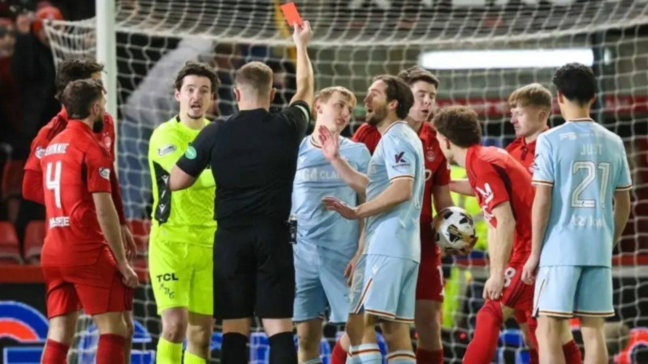 Three red cards as 10-man Aberdeen beat nine-man Motherwell