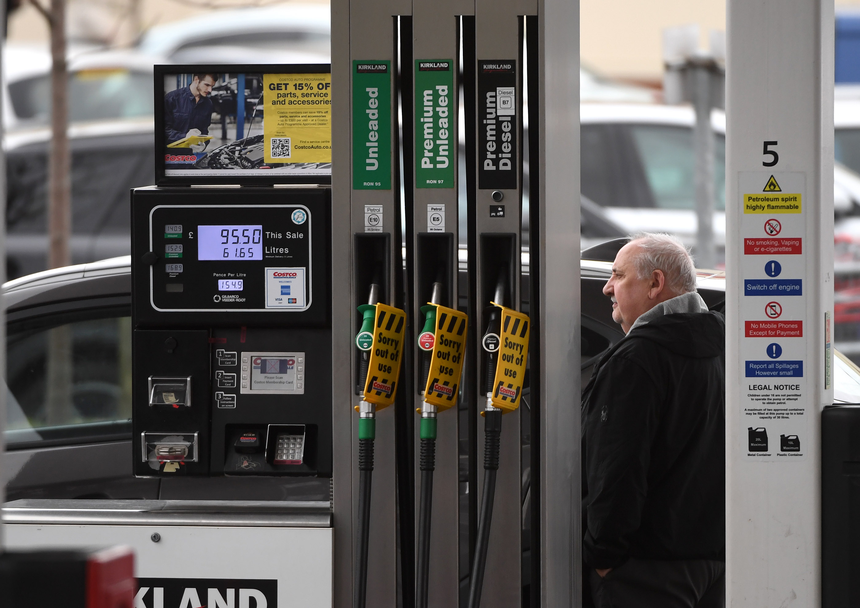 Hundreds of motorists appear to be panic-buying at Costco in Glasgow.