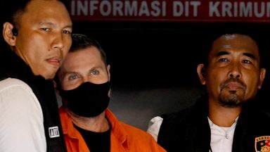 Bali police hunting two Scottish gangsters who arrived with crime boss Stephen Lyons