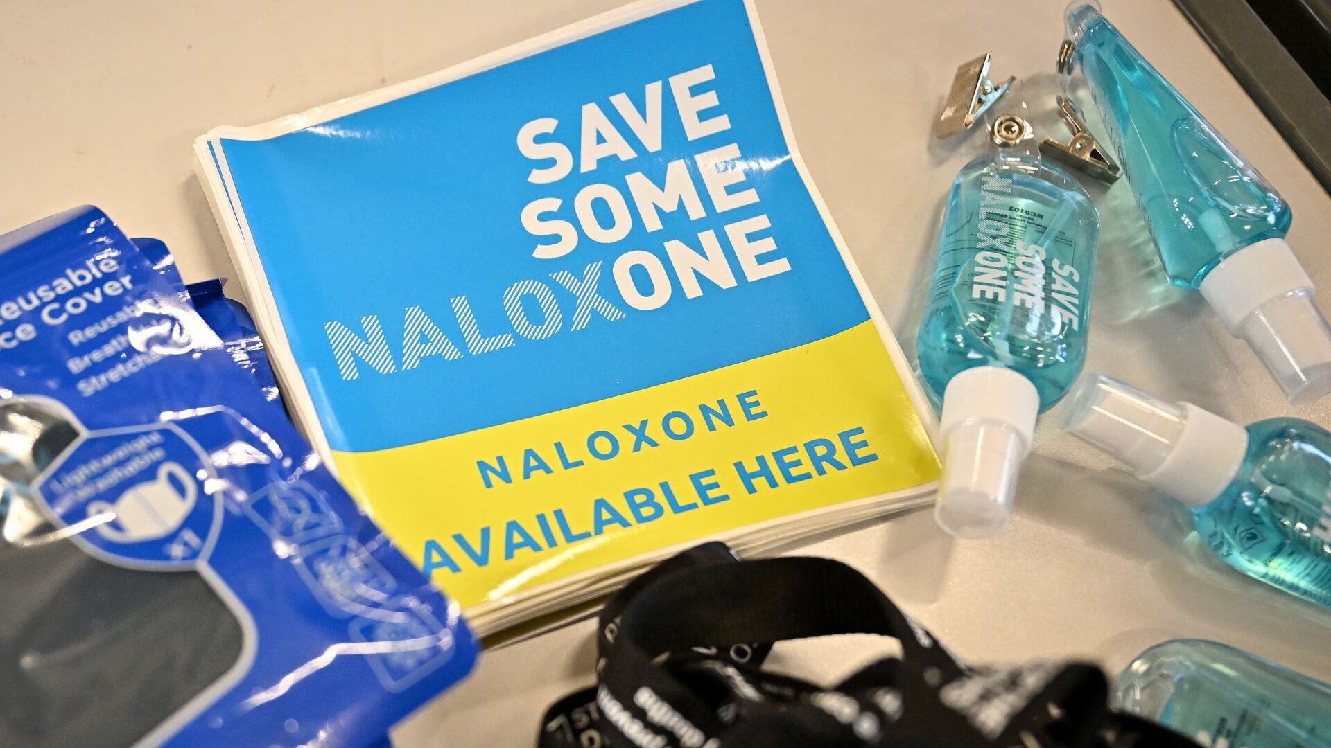 The use of naloxone should be continued, the report recommended