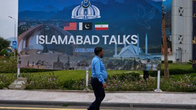 US-Iran talks with Vance and Iranian officials in Pakistan as ceasefire strains