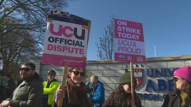 Aberdeen University lecturers begin ten days of strike action