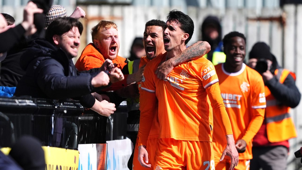 Rangers recover from bad start to put six past Falkirk and keep heat on Hearts