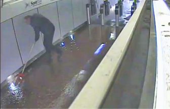 Flooding causes travel disruption at Glasgow Central at rush hour