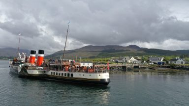 Waverley paddle steamer steps in to help CalMac passengers after ferry fault