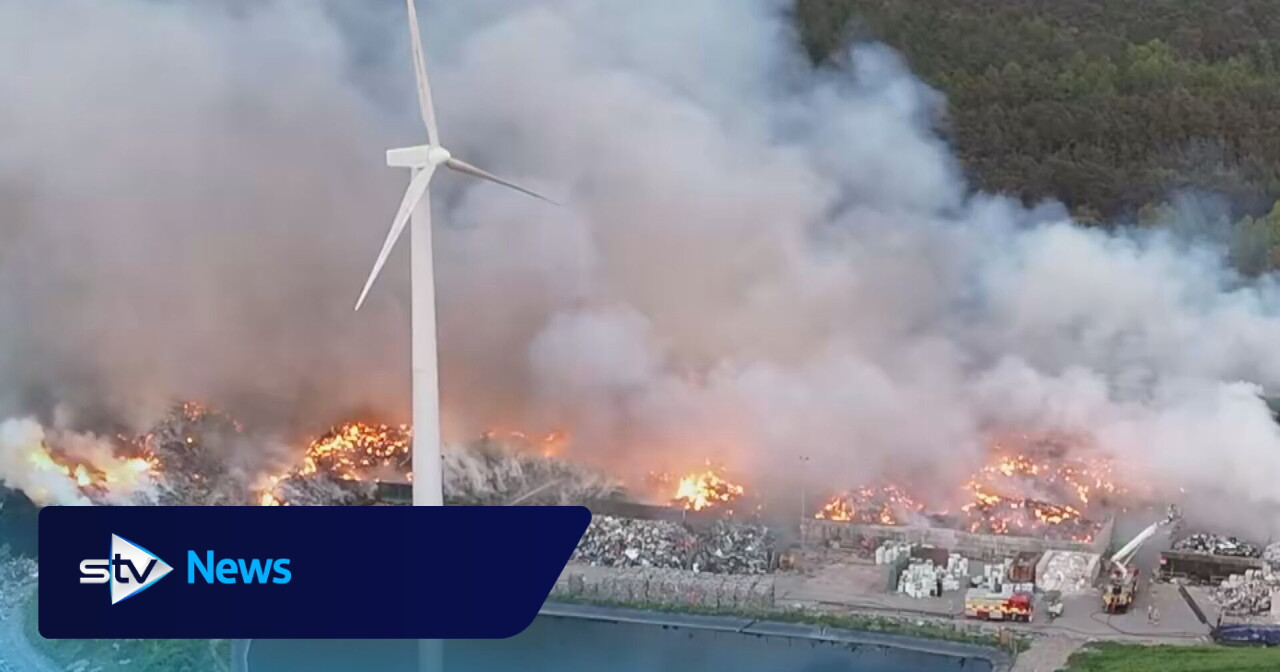 Fire Crews Continue To Battle Fife Landfill Site Blaze Six Days On As 