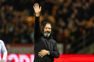 Derek McInnes urges Hearts players to remain focused on title challenge