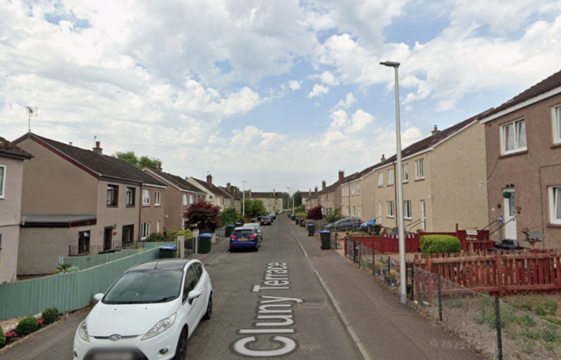 Man arrested after 32-year-old ‘stabbed’ in house attack in 