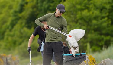 Beach clean-ups target ocean plastic on remote Scottish island