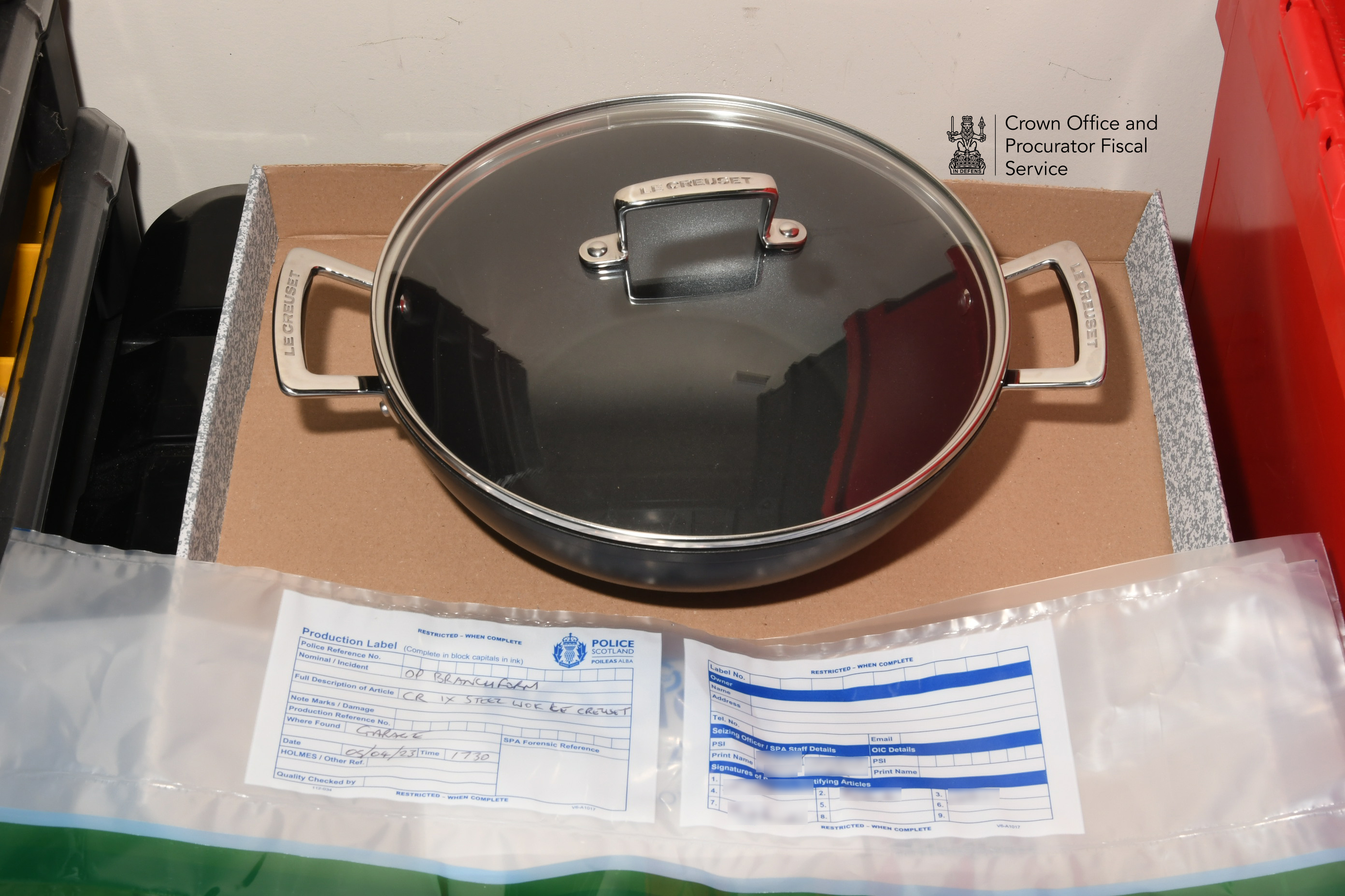 29. Le Creuset 3-Ply Stainless Steel Non-Stick Wok with Lid (£170, Amazon)