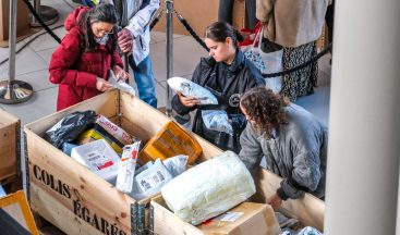 Mystery parcel pop-up shop at St Enoch Shopping Centre offers Scots chance to unearth hidden bargains