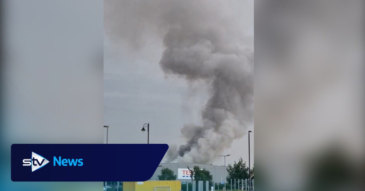 Fire crews battle early morning industrial building blaze in South ...