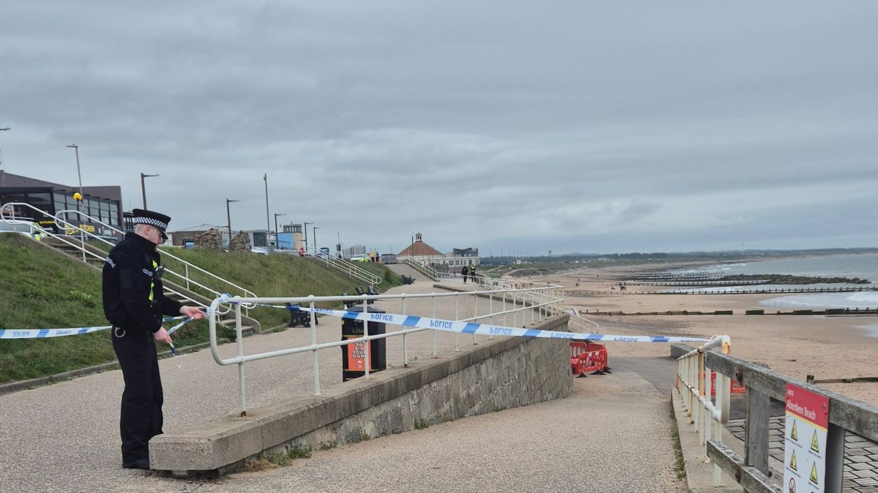 Bomb squad called to Aberdeen beach as police lock down area