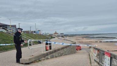Bomb squad called to Aberdeen beach as police lock down area
