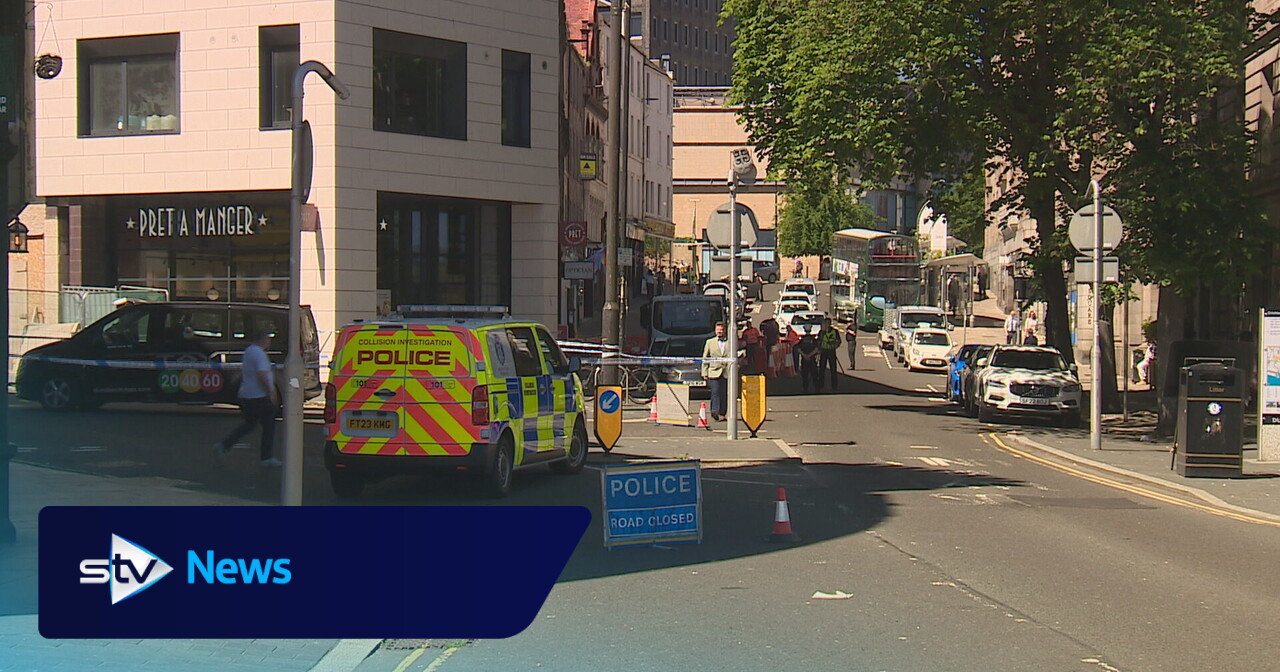 Pedestrian taken to hospital after being struck by car in Dundee | STV News