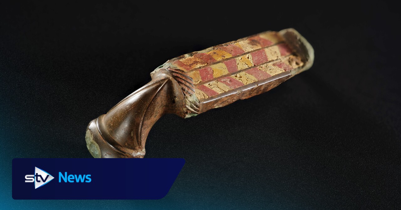Rare Roman brooch found by metal detectorist to go on show for first time