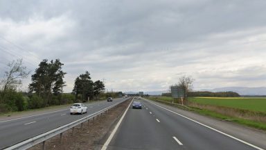 Drivers on M9 told to expect ‘lengthy delays’ after rush hour crash