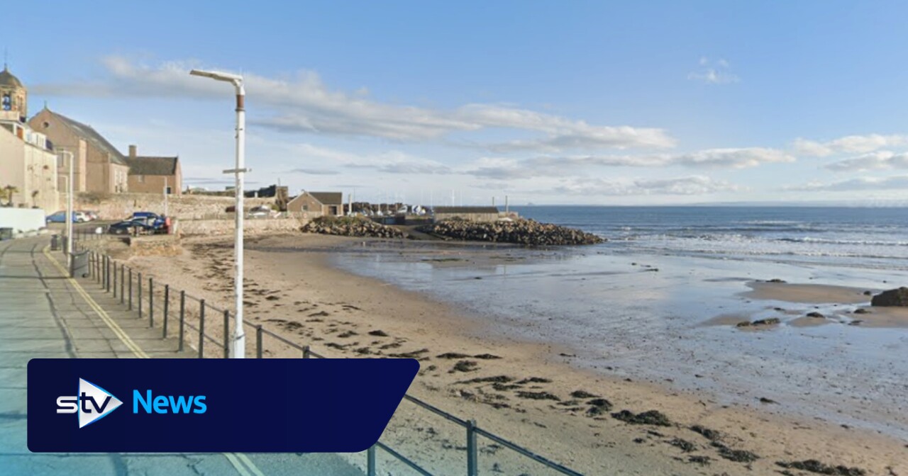 'Risk to health' after polluted burn water flows onto beach at beauty spot