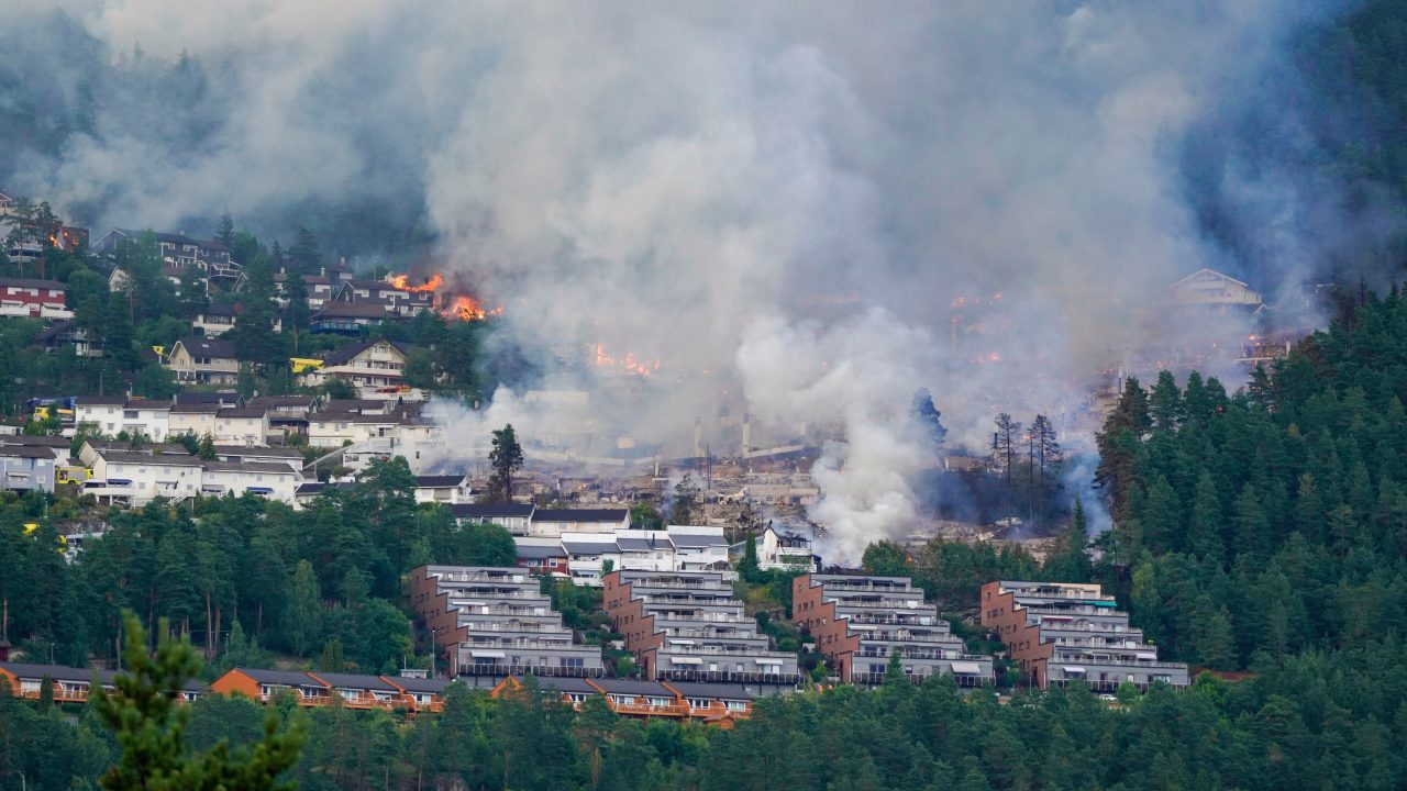 Massive fire destroys 100 homes in Norway and forces hundreds to evacuate