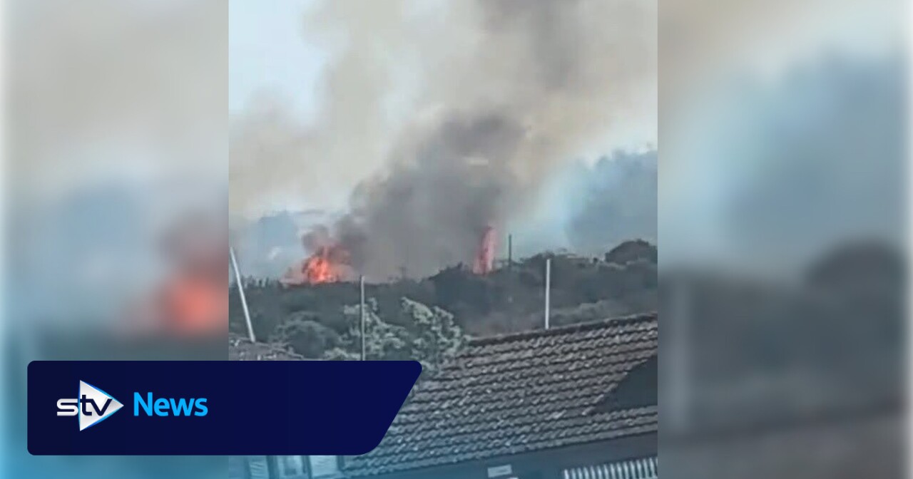 Fire crews battle gorse blaze in the open at Lochore Meadows country park
