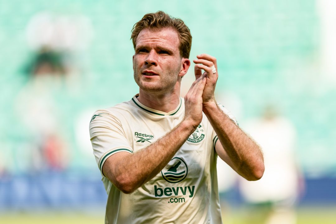 Chris Cadden makes move from Hibs to Aberdeen on two-year deal