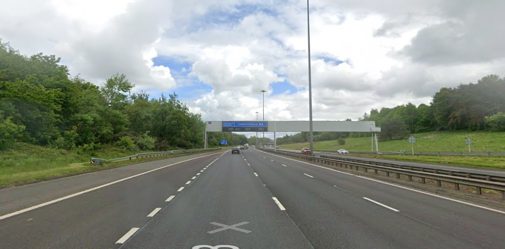 Man dies after bridge fall which closes M8 motorway in Glasgow