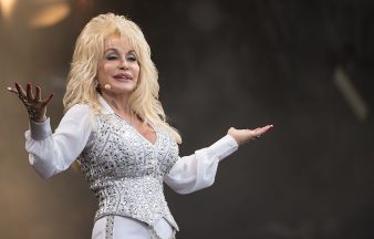 Paisley library to honour Dolly Parton with commemorative plaque