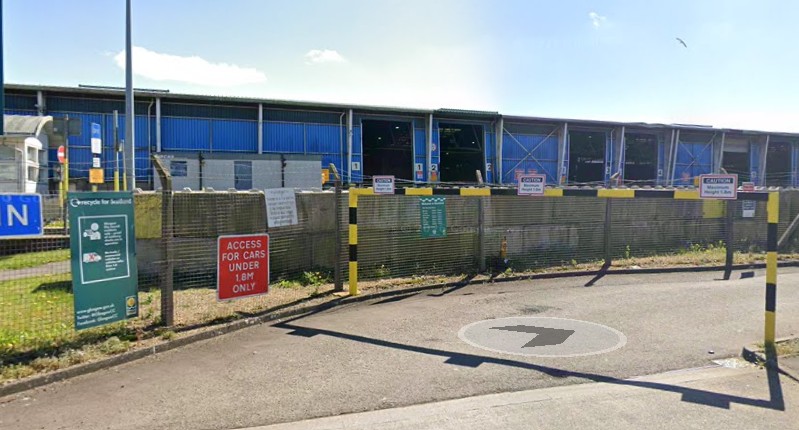 Residents told to keep windows and doors closed following fire at recycling centre in Glasgow