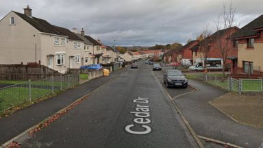 Police search for ‘injured’ man after early-morning call-out in Uddingston