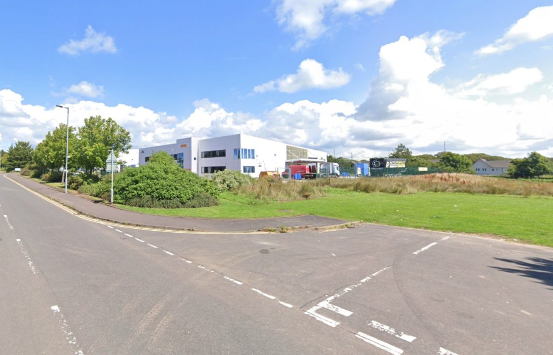 Firefighters tackle massive blaze within gym at Kilmarnock business park 