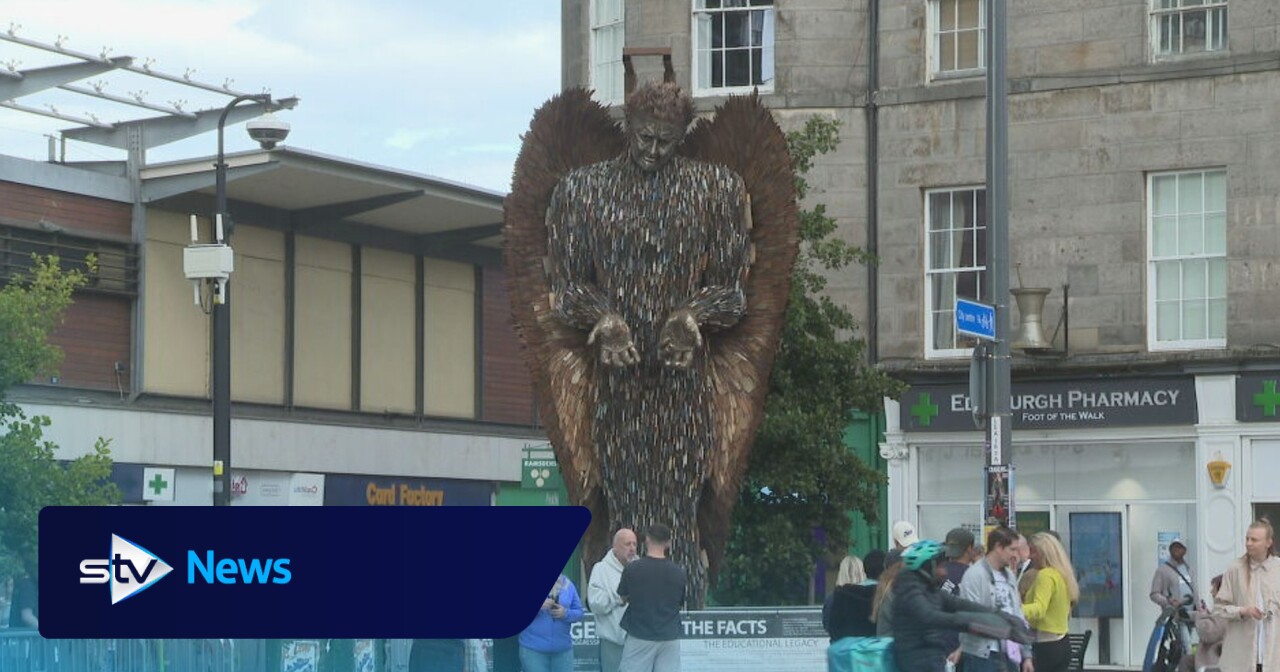 Edinburghs „Knife Angel“ von der Mutter eines erstochenen Mannes als ...