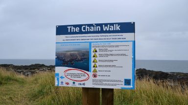 New signage installed to improve safety along coastal chain walk in Elie, Fife