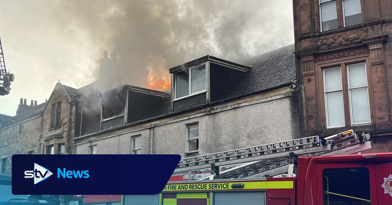 Fire crews tackle building fire in Glasgow