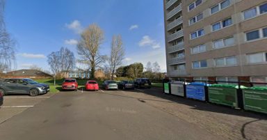 Manhunt launched near Glasgow flat block for suspect with ‘bladed weapon’