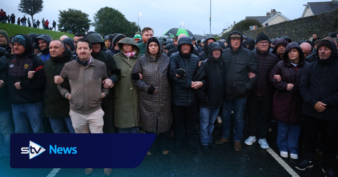 Garvaghy Road blocked by protesters of Orange Order parade amid calls for ...