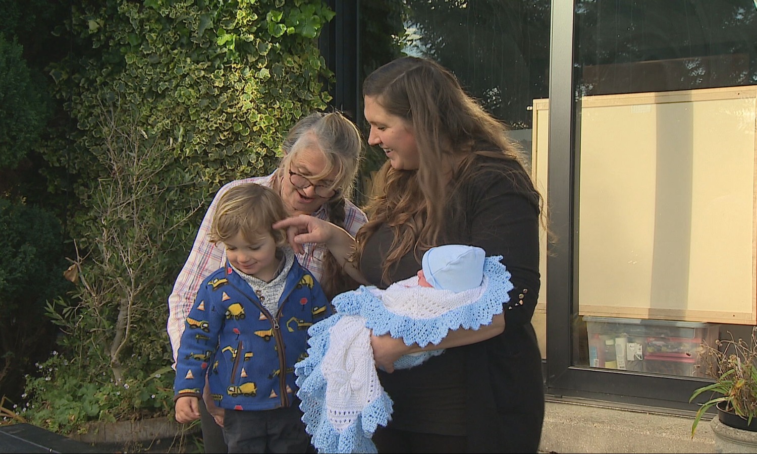 Hannah Smith gave birth on the A96