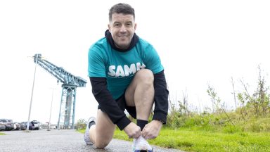 Clydebank dad takes on 12 marathons in 12 days in memory of brother who took his own life