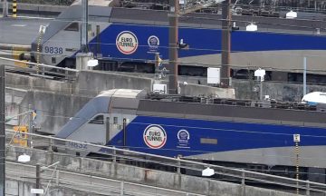 Nineteen people injured in Eurotunnel accident near Calais