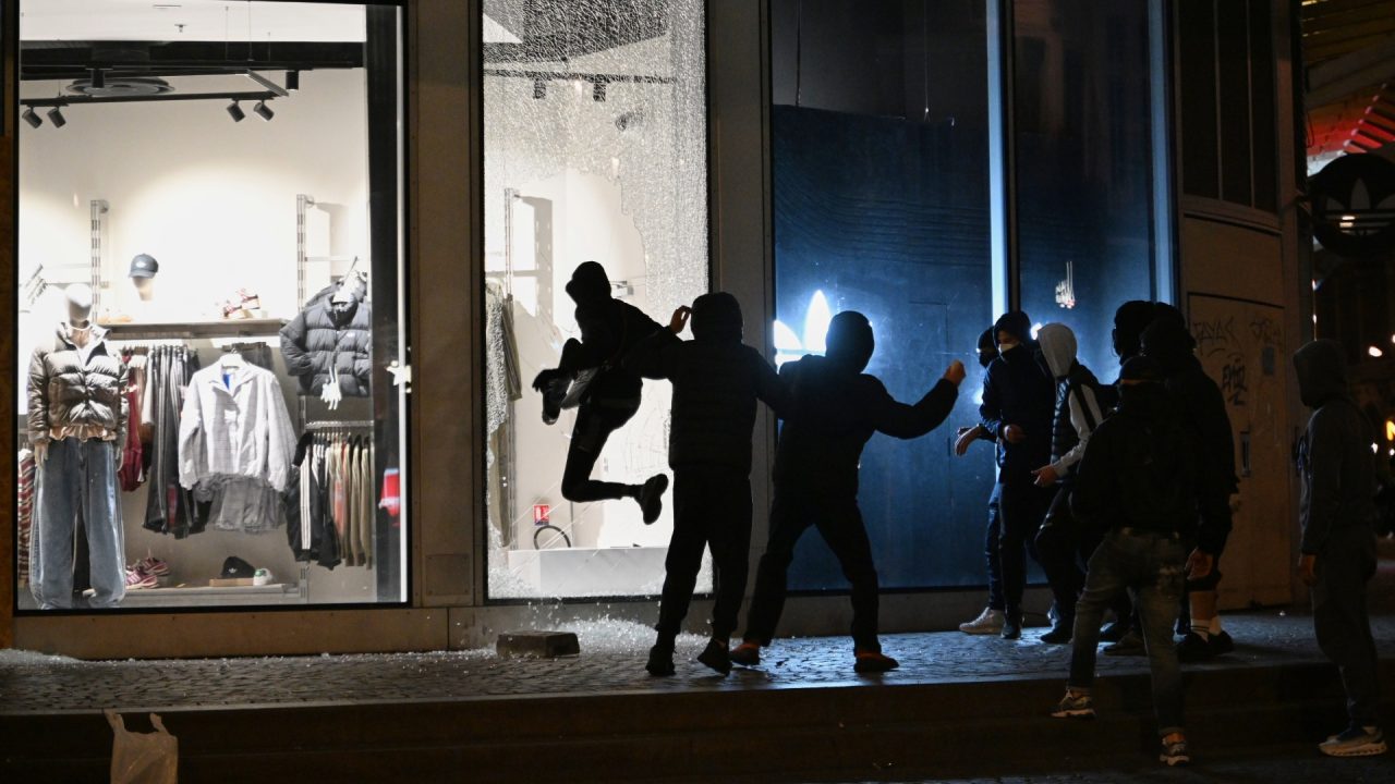 Police issue overnight curfew in parts of Paris to try and curb further disorder