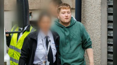 Man posed as medical student at hospital to access files and steal items