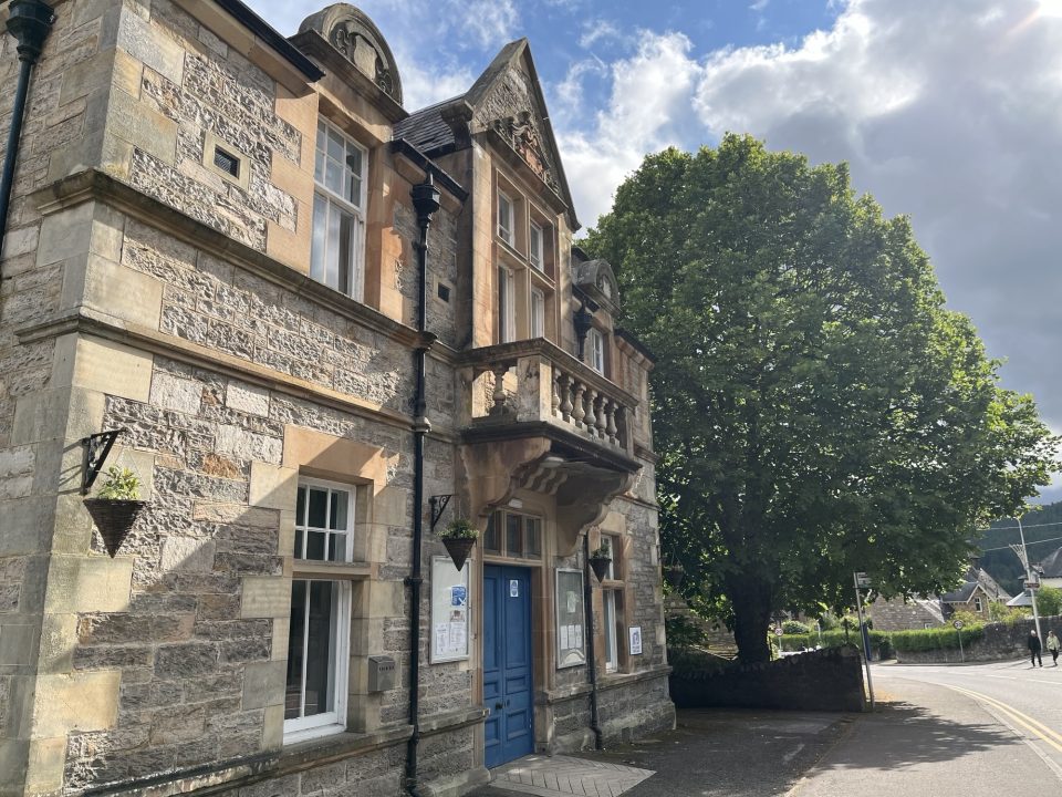 Councillors vote to sell Pitlochry Town Hall to community for £1