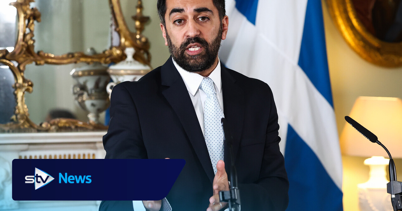 Der ehemalige schottische Ministerpräsident Humza Yousaf gibt Meisterkurse ...