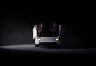 Tesla’s new Roadster revealed with rocket thrusters